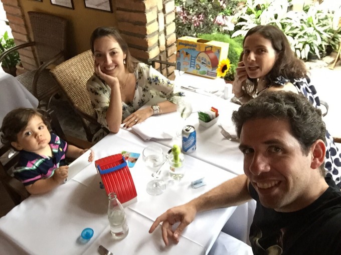 Levamos uma amiga que está morando e Chicago para almoçar lá