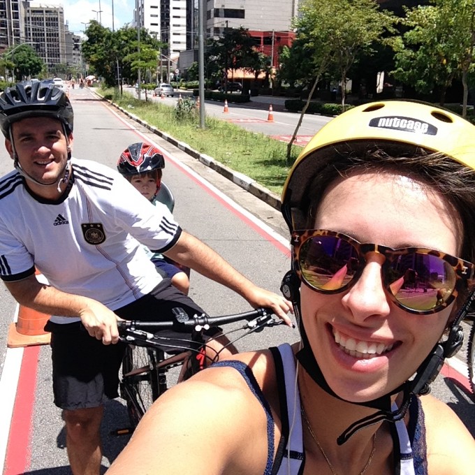 Passeio de bike em família