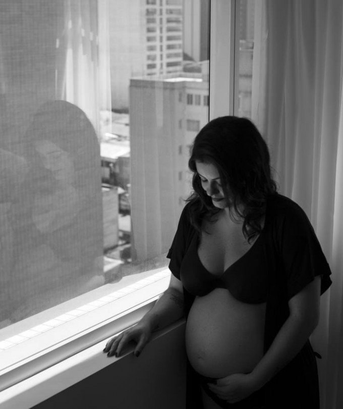 Maria Fernanda a espera de Ian, por Mayara Dengo